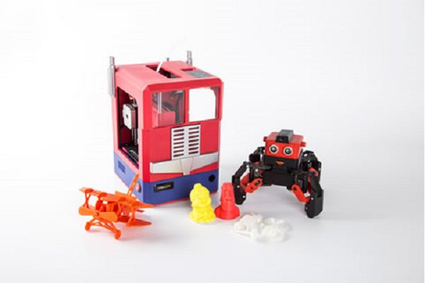 小學生沒空玩吃雞，忙著用3D打印機打印禮物回報母校